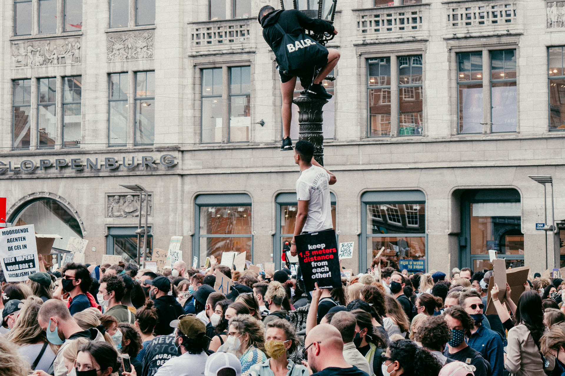 Gezagsdragers zijn net mensen in hun communicatie - Omnicom PR Group